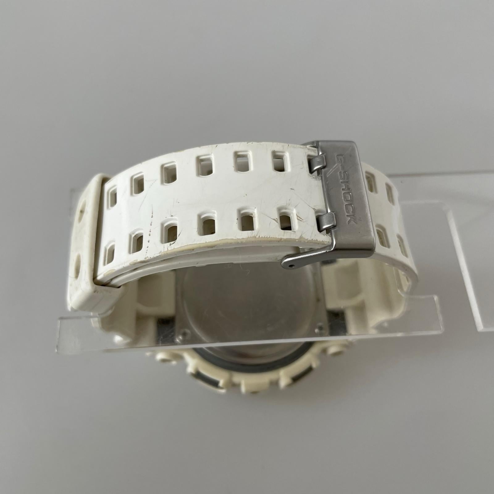 腕時計 GA-100A ホワイト
