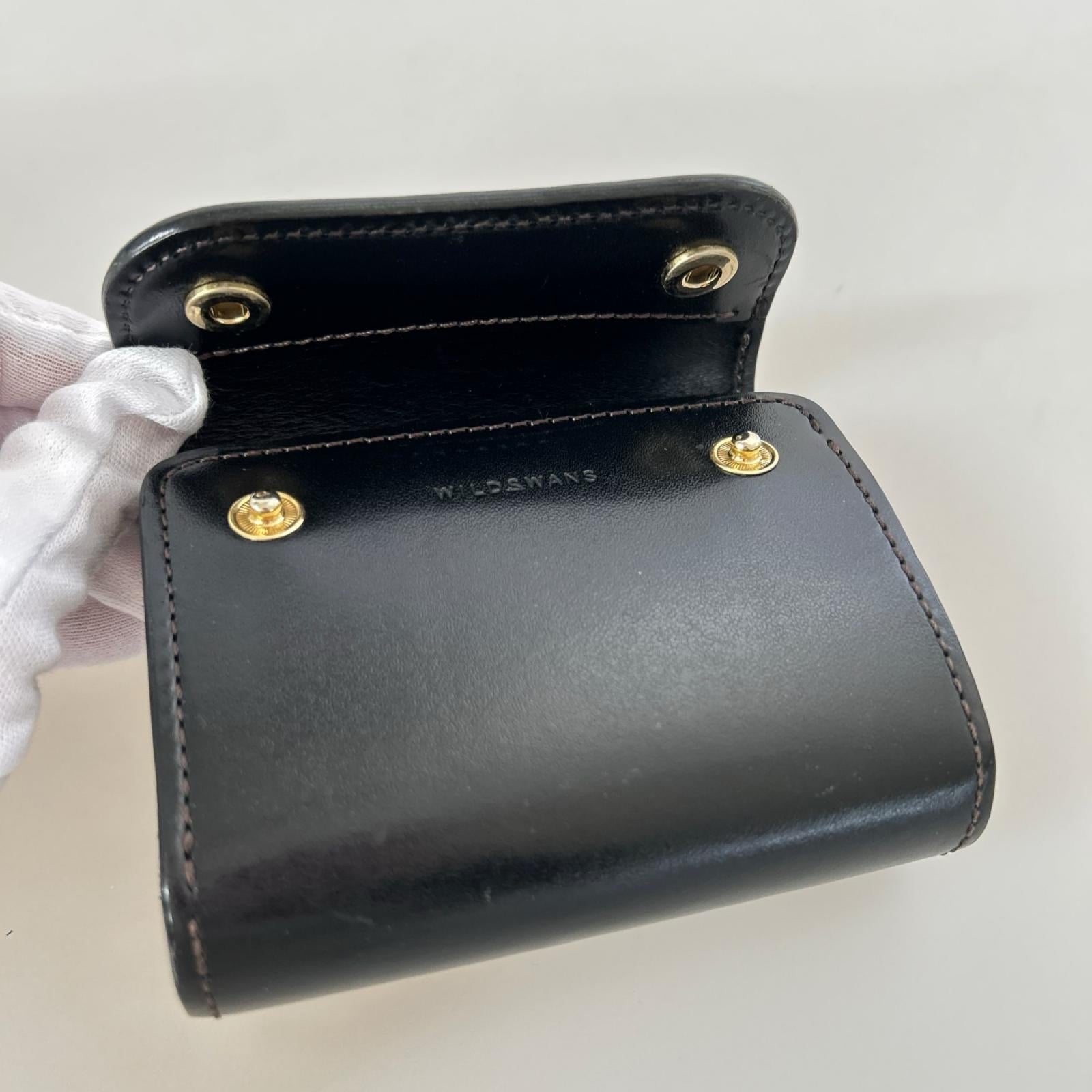 コンパクトウォレット wildswans 三つ折り財布 レザー ブラック ブラック