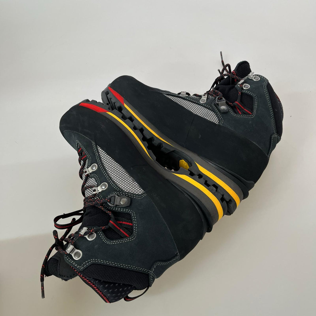ブーツ SIRIO P.F.731 GORE-TEX トレッキングブーツ 黒 25cm (US7 UK6 1/2 EU40) ブラック