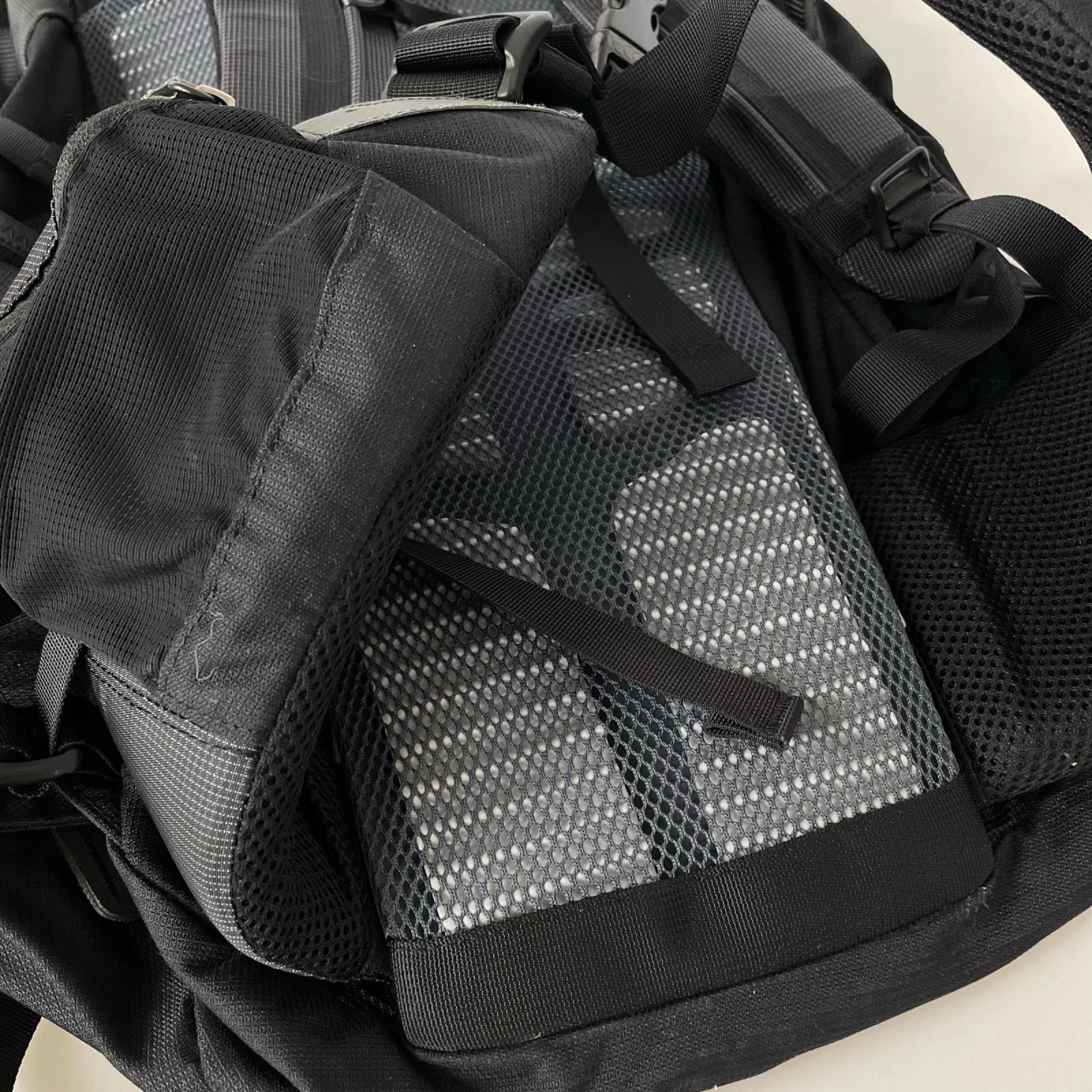 リュック・デイパック GRAFTON 60 黒 ブラック