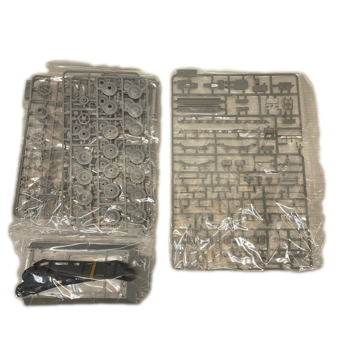 1/35 Sd.Kfz.179 ベルゲパンター G型 戦車回収車 TAKOM ミリタリープラモ