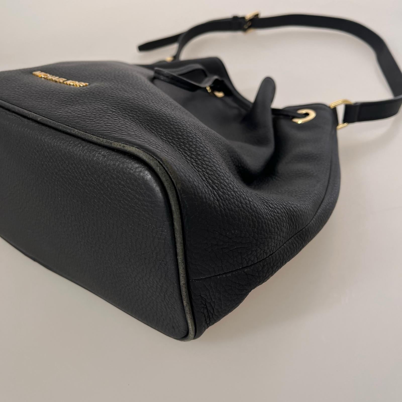 ショルダーバッグ レザー 黒 ブラック