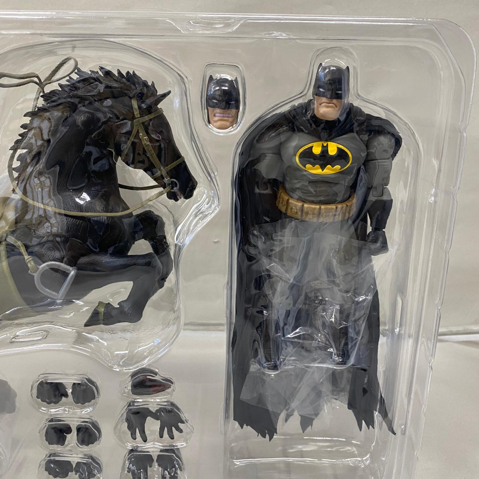 MAFEX BATMAN & HORSE フィギュア/グッズ