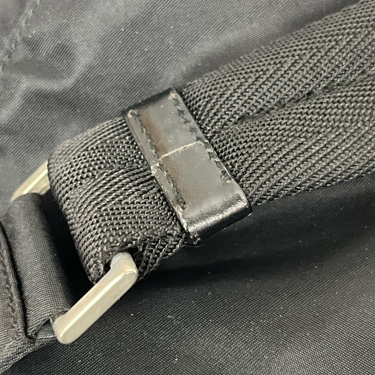 トライアングルロゴ/ナイロンショルダーバッグ