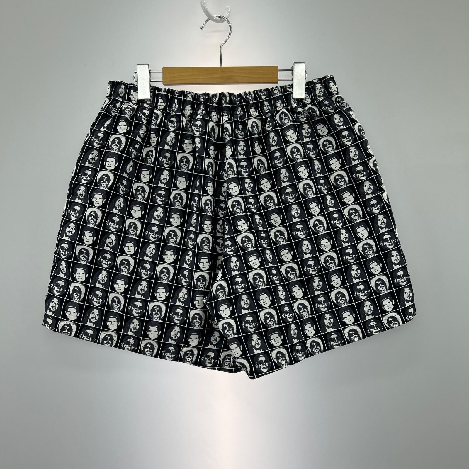 ショートパンツ 2024年ツアー RED HOT CHILI PEPPERS 総柄 (L) L ブラック