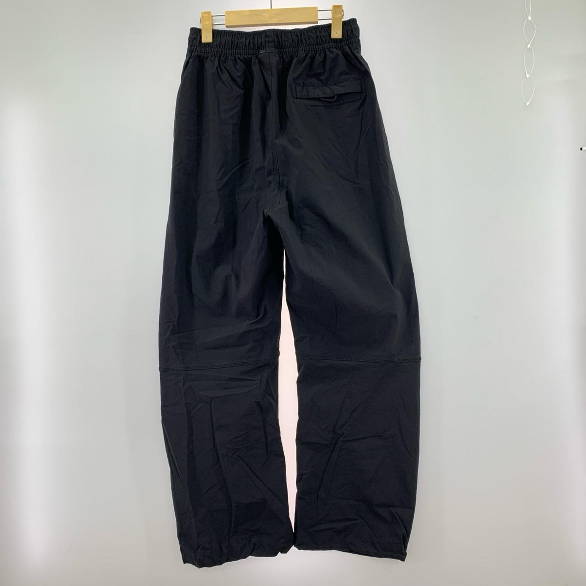 パンツ TECH WOVEN OPEN HEM PANT/サイズS S ブラック