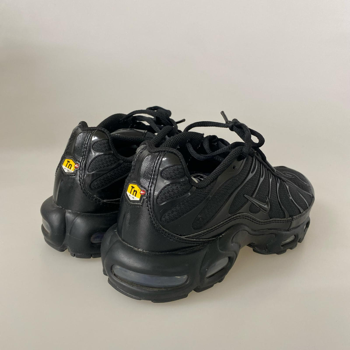 スニーカー AIR MAX PLUS/サイズ26.5cm 26.5cm (US8 1/2 UK8 EU43) ブラック