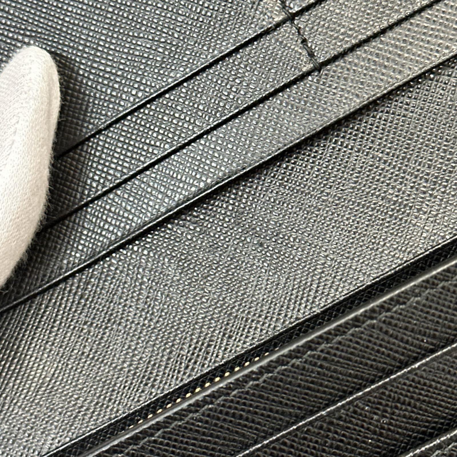PRADA サフィアーノ 二つ折り長財布 1MH132 2EBW F0002