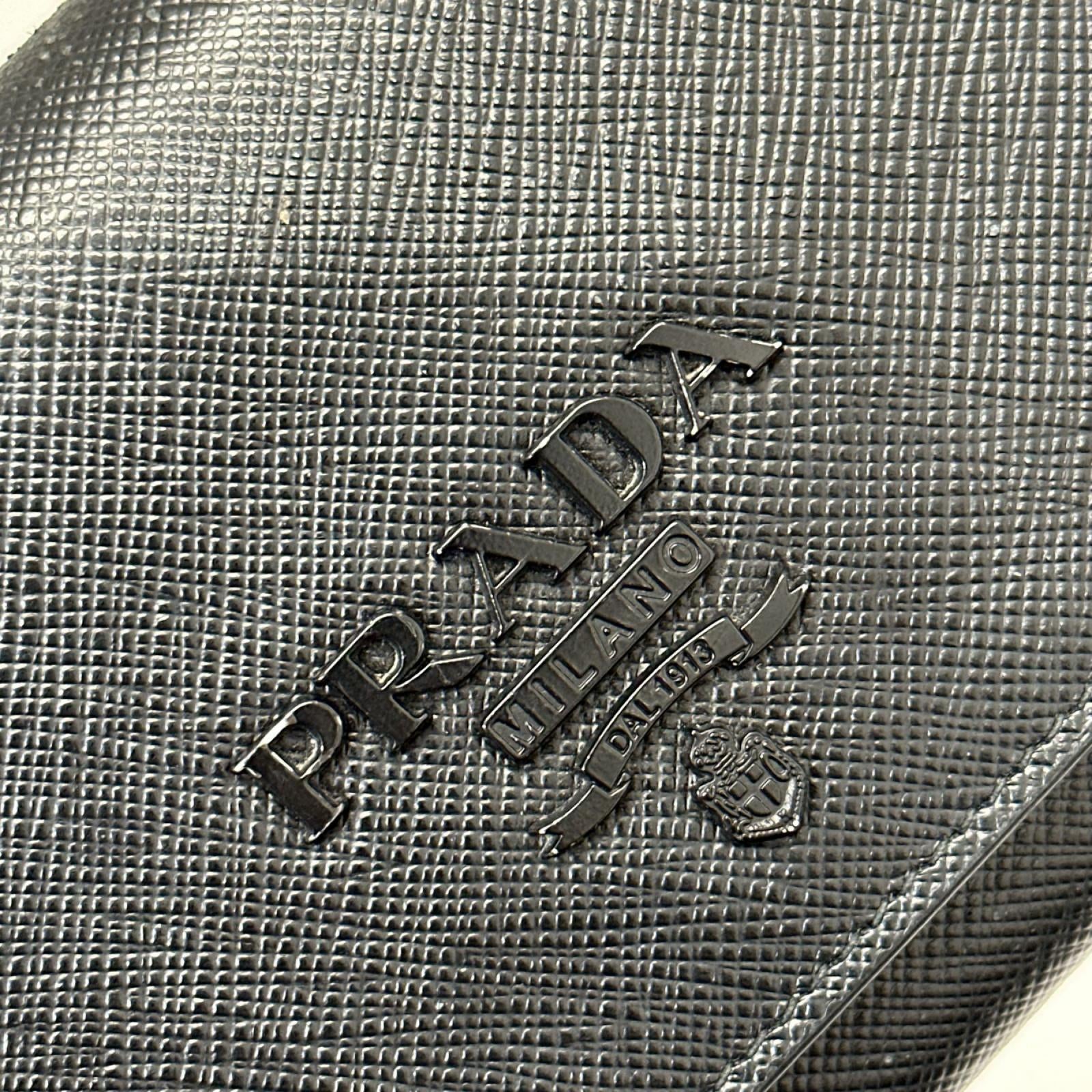 PRADA サフィアーノ 二つ折り長財布 1MH132 2EBW F0002