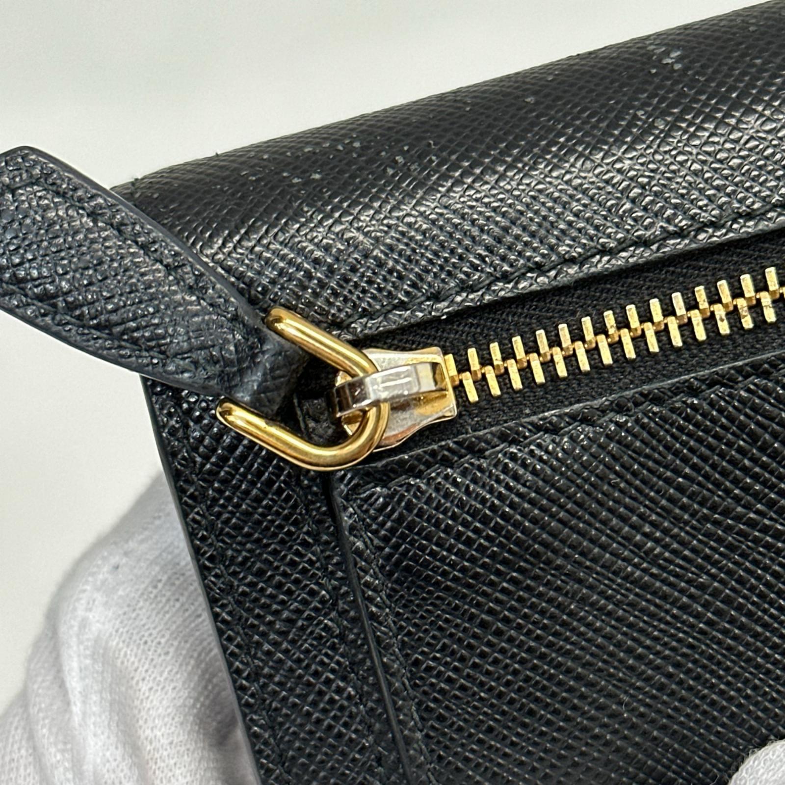 PRADA サフィアーノ 二つ折り長財布 1MH132 2EBW F0002