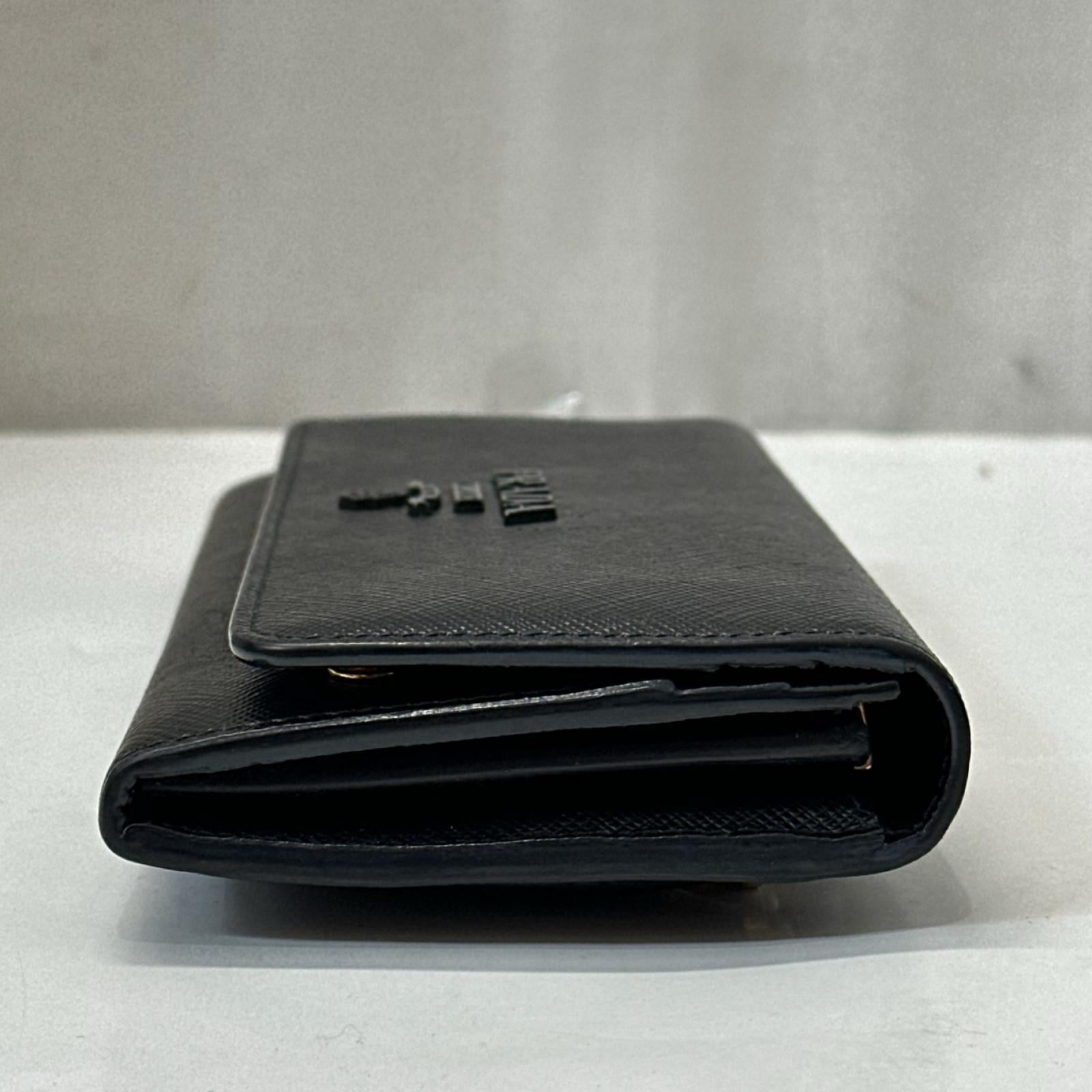 PRADA サフィアーノ 二つ折り長財布 1MH132 2EBW F0002