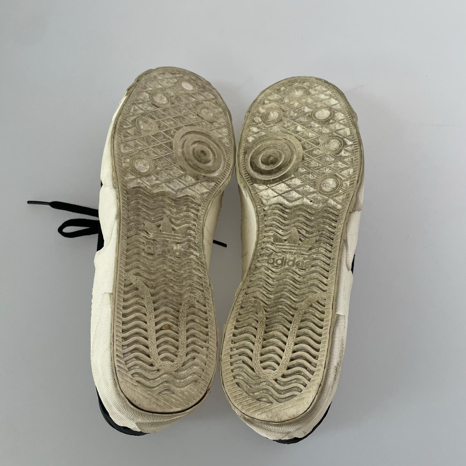 スニーカー adidas TAKUSAN LOW B37255 (27) ブラック 27cm (US9 UK8 1/2 EU44) ブラック
