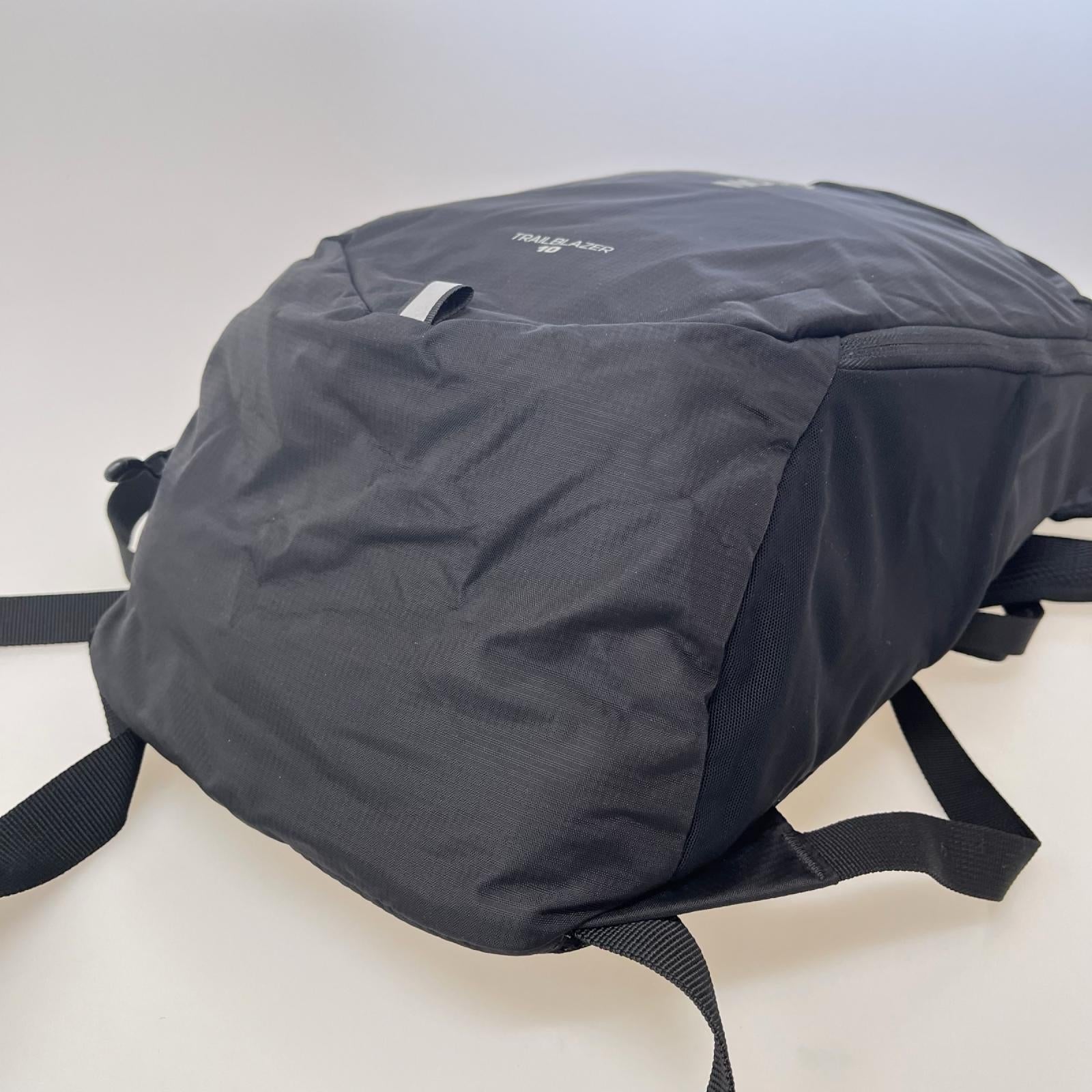 リュック・デイパック TRAILBLAZER 10 黒 ブラック