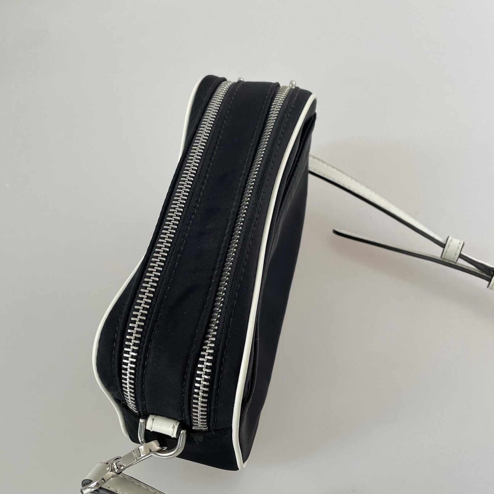 ショルダーバッグ ナイロンショルダーバッグ BLK ブラック