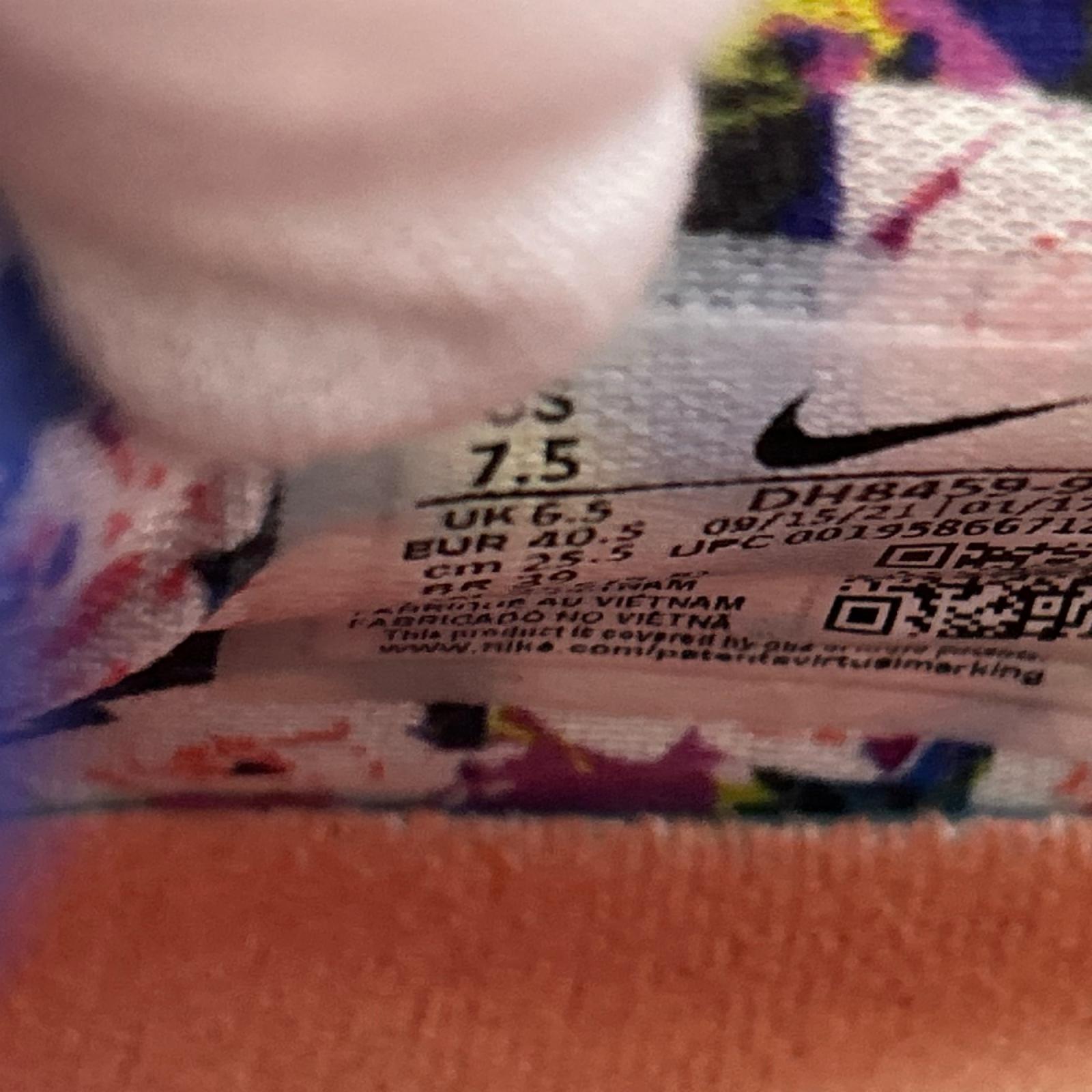 スニーカー Lebron 19 Valentines Day DH8459-900 25.5cm (US7 1/2 UK7 EU41)