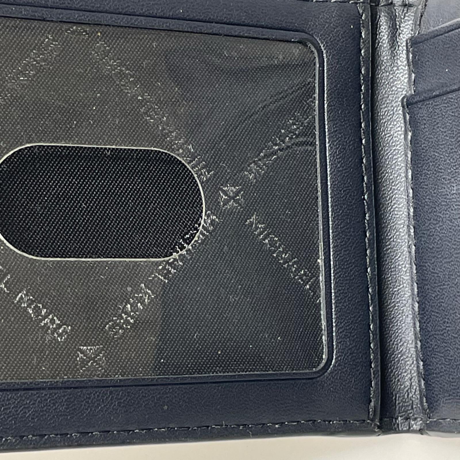 コンパクトウォレット 2つ折り財布