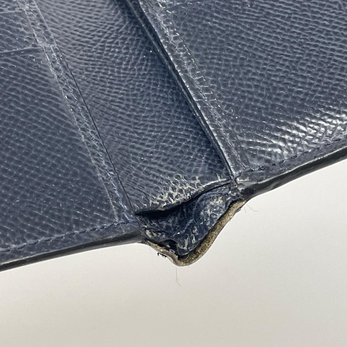コンパクトウォレット 二つ折り財布