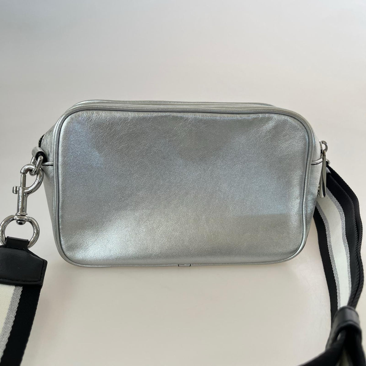その他バッグ MARC JACOBS ショルダーバッグ シルバー