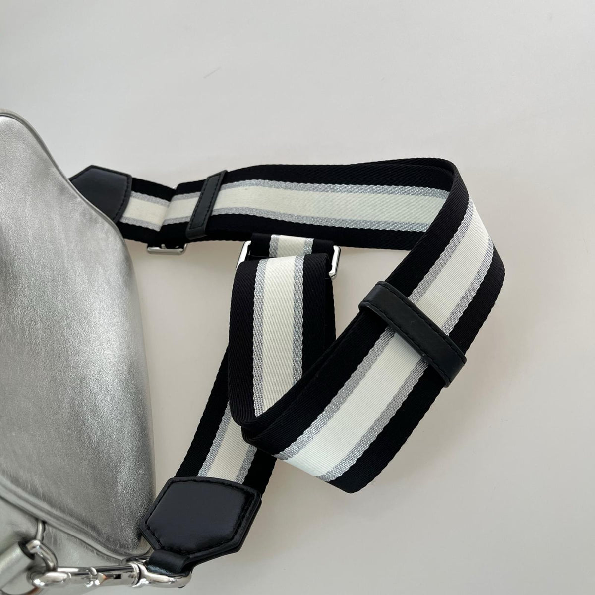 その他バッグ MARC JACOBS ショルダーバッグ シルバー