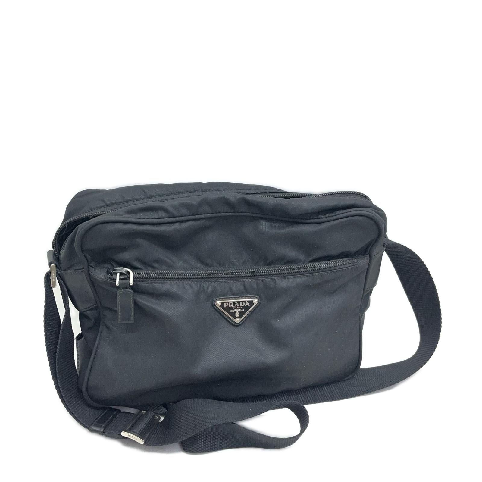 PRADA ナイロンショルダーバック ブラック