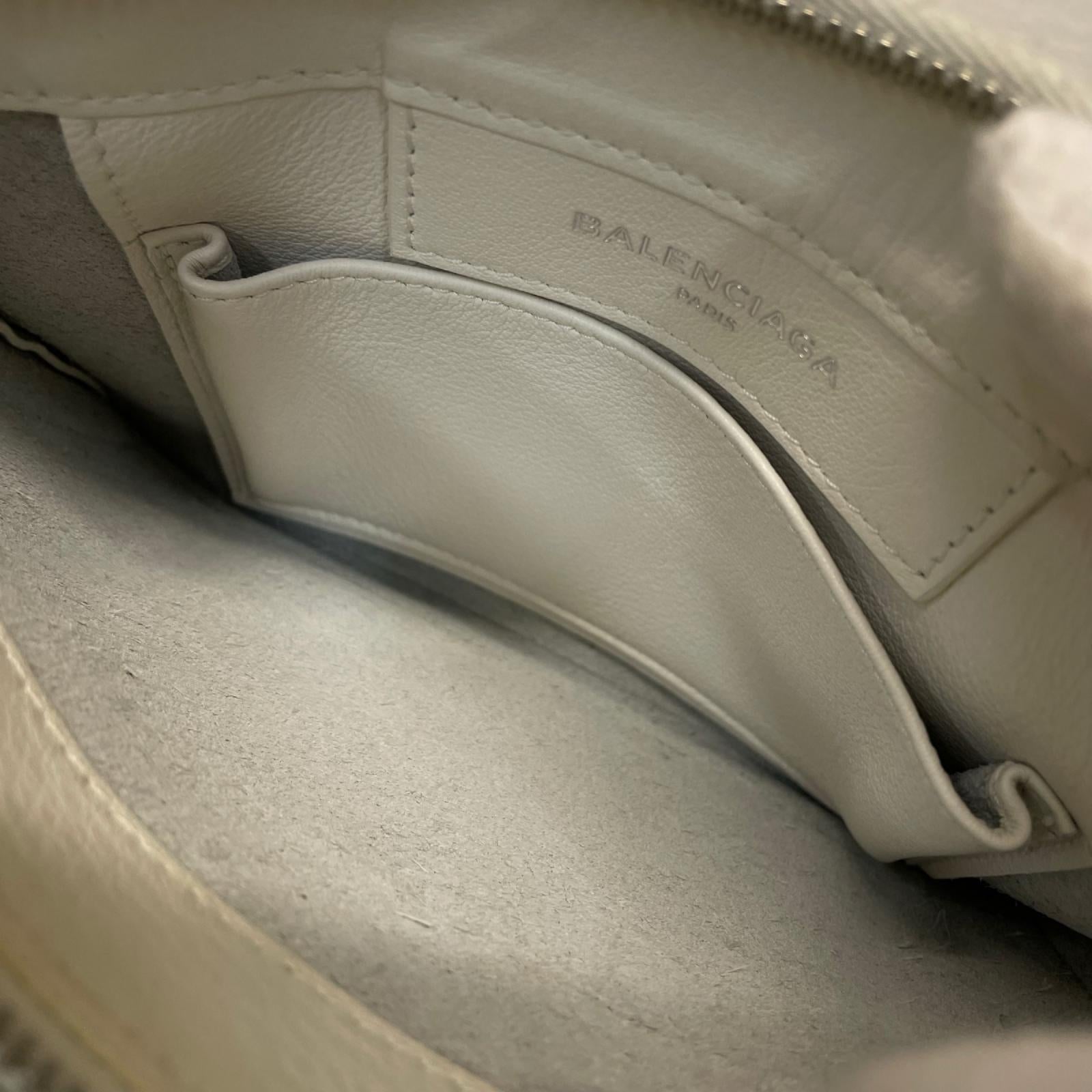 BALENCIAGA ペーパー トリプル XS 2WAYバッグ