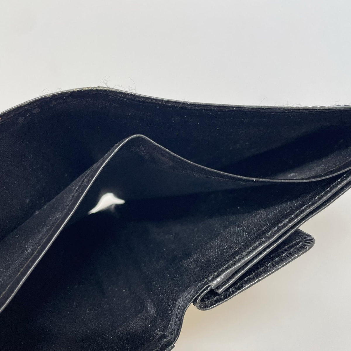 コンパクトウォレット レザー 二つ折り財布 黒 ブラック