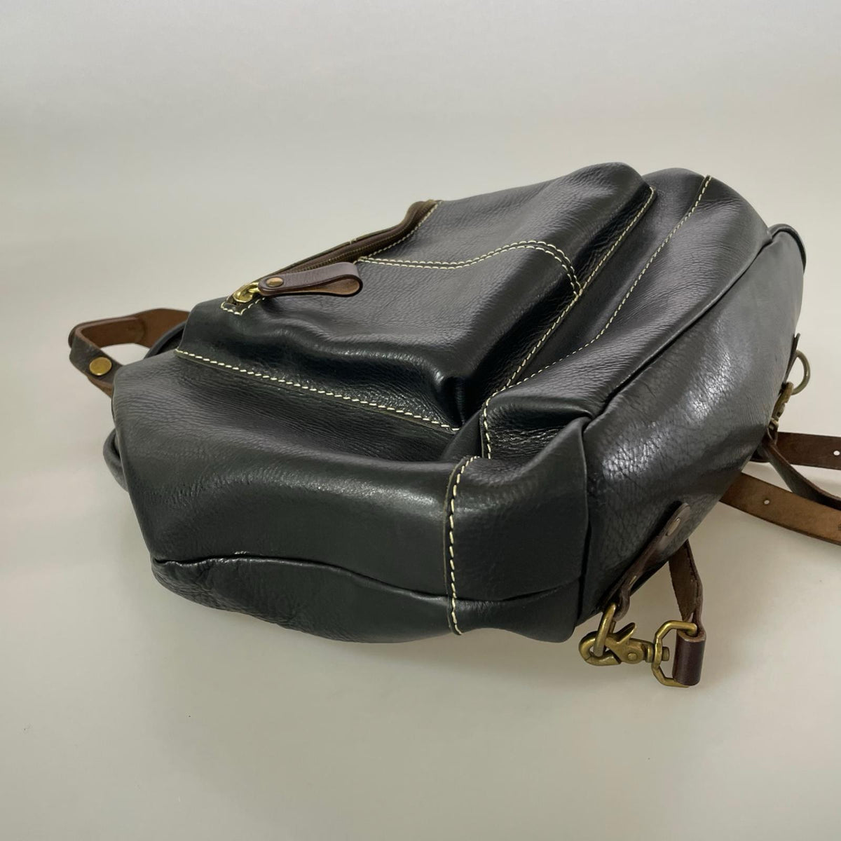 リュック・デイパック AIN SOPH レザー ターンロック式 黒 ブラック