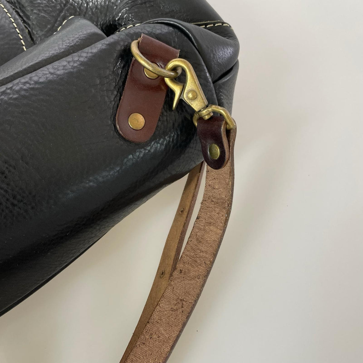 リュック・デイパック AIN SOPH レザー ターンロック式 黒 ブラック