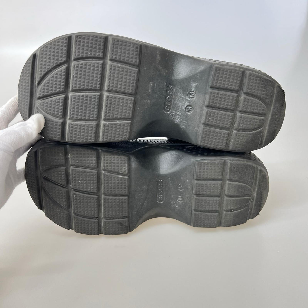 サンダル CROCS STOMP CLOG (M13) ブラック