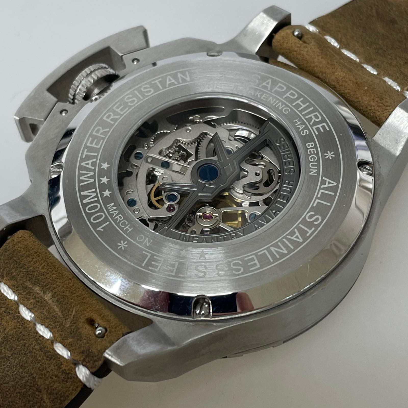 腕時計 AVIATEUR SKELTON THUNDERBIRD 自動巻き