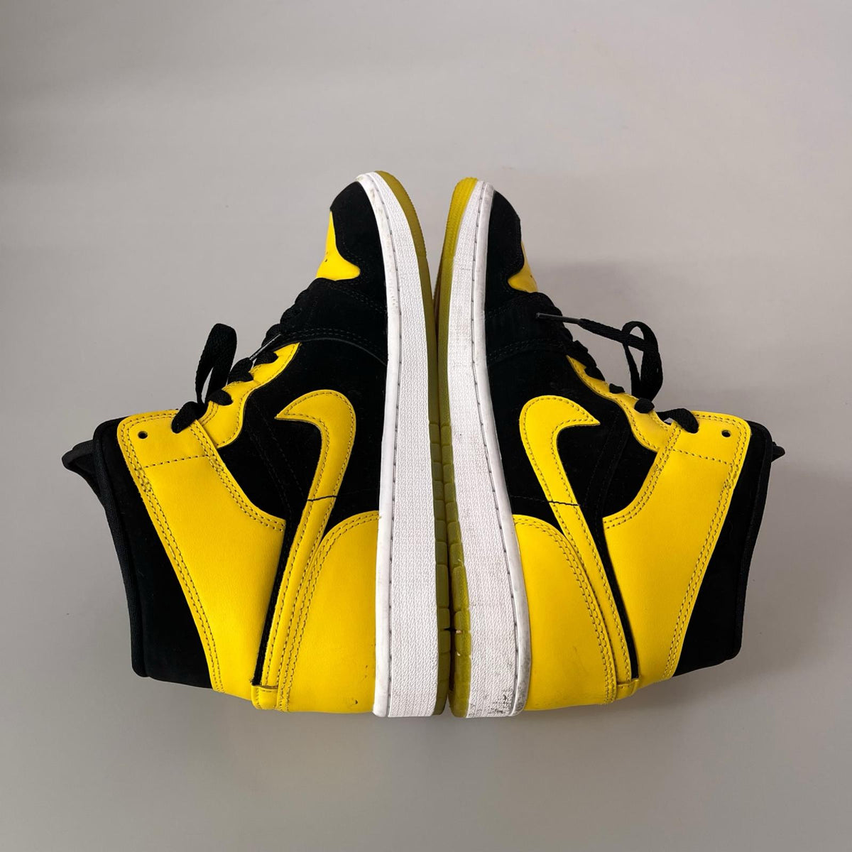スニーカー AIR JORDAN 1 MID SE 黄 27.5cm 27.5cm (US9 1/2 UK9 EU45)