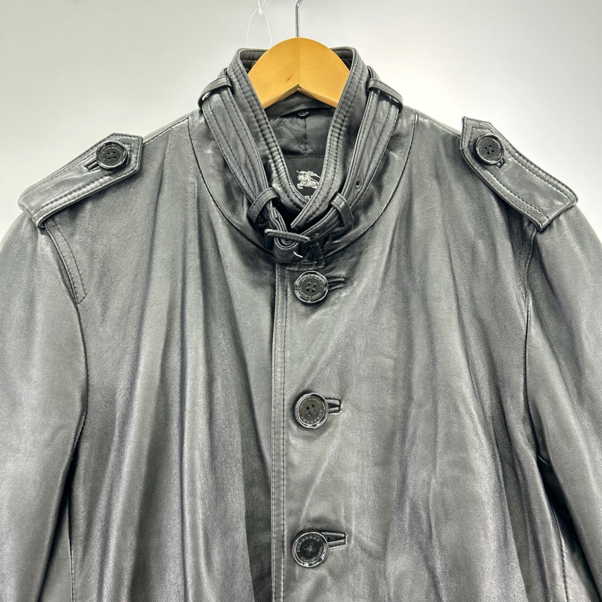 ジャケット ラムレザートレンチコート 黒 (M) M ブラック