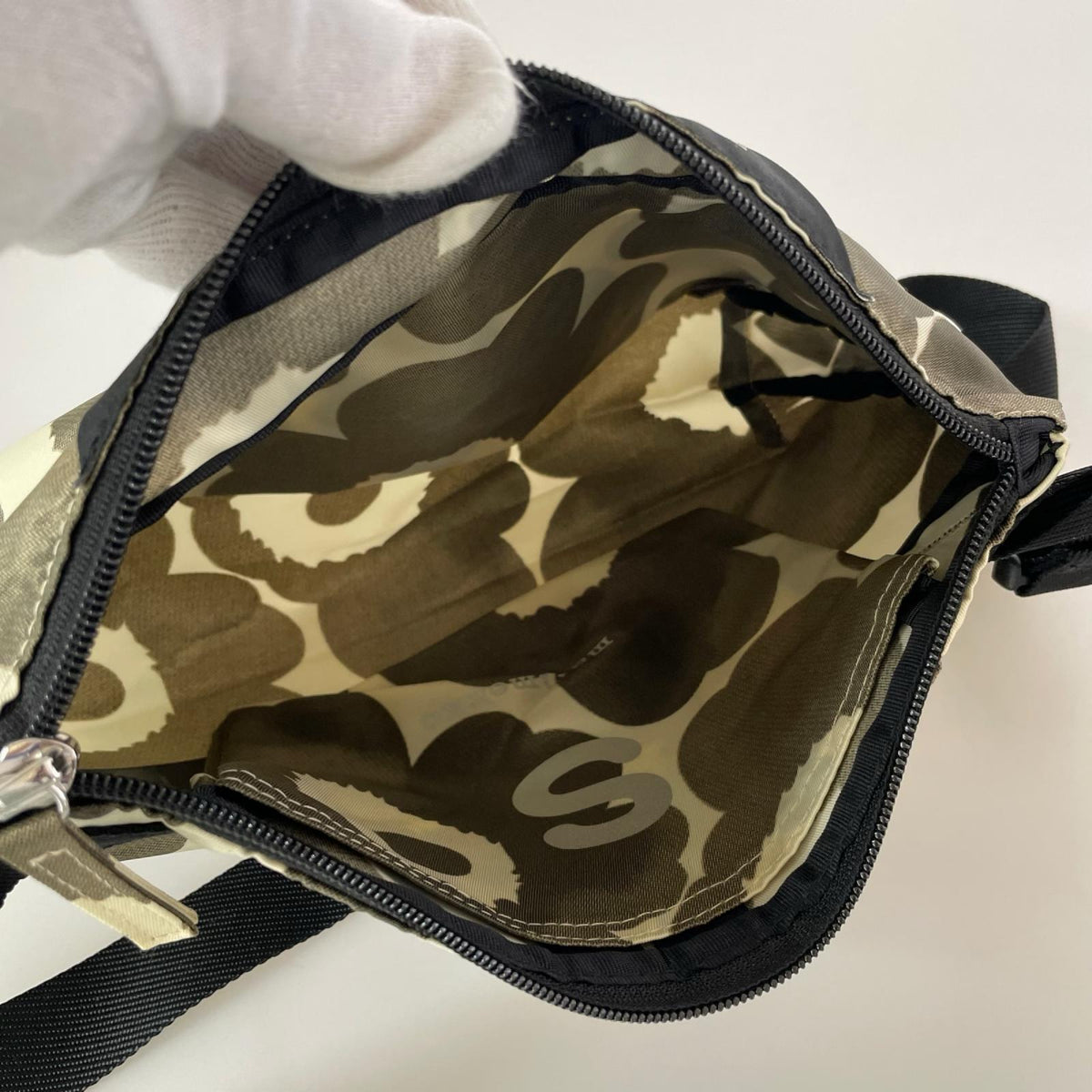 ショルダーバッグ NEAT CROSSBODY ウニッコ Sサイズ 茶 グレー