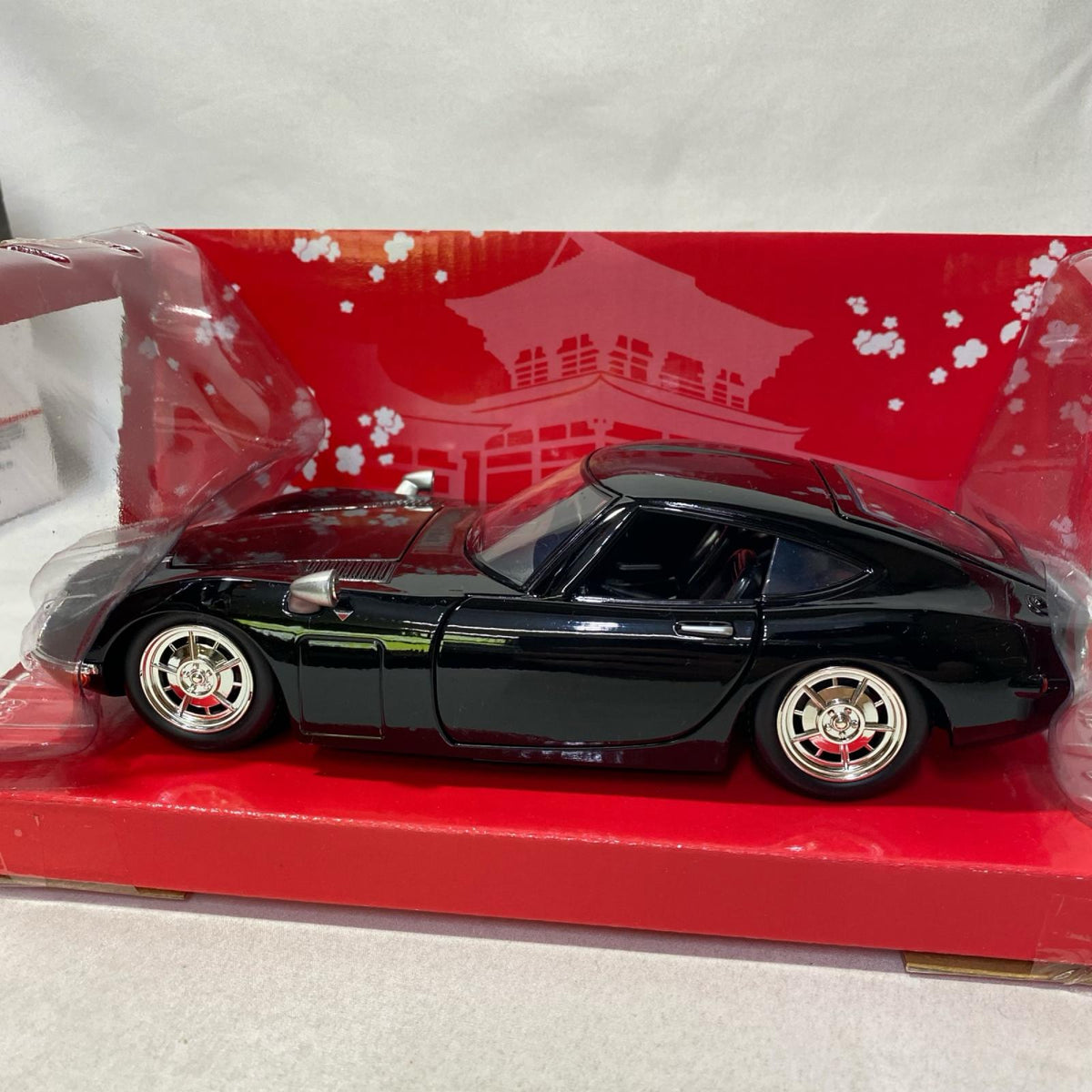 Jada 1/24 1967 TOYOTA 2000GT スケールカー