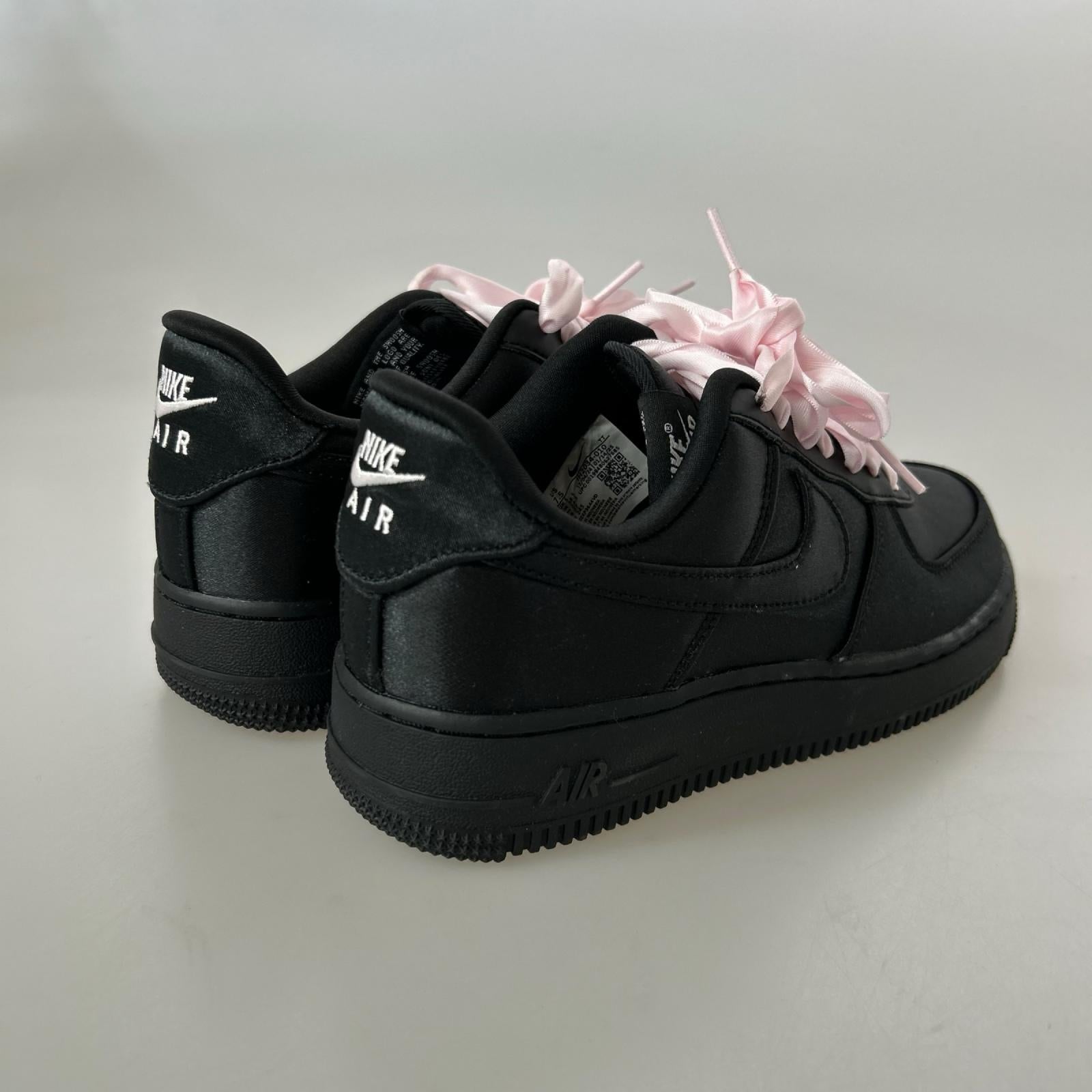 スニーカー WMNS AIR FORCE 1 黒 (24.5) 24.5cm (US6 1/2 UK6 EU39) ブラック