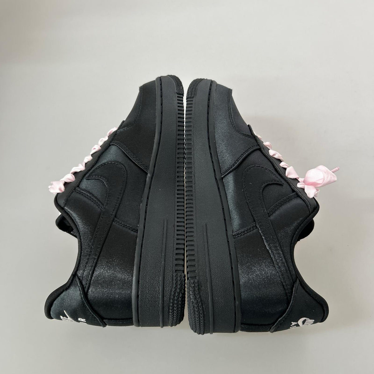 スニーカー WMNS AIR FORCE 1 黒 (24.5) 24.5cm (US6 1/2 UK6 EU39) ブラック