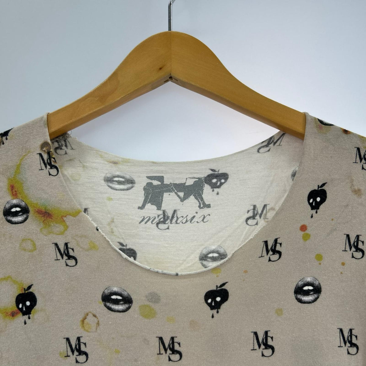 半袖Tシャツ リップスカルアップルデザイン 総柄 ベージュ (M) M ベージュ