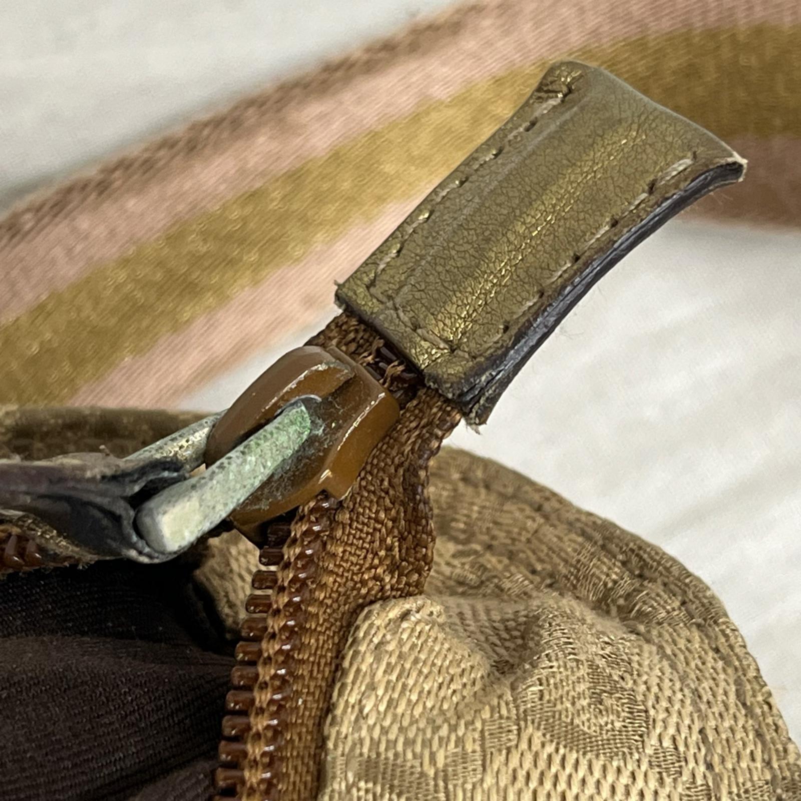 GUCCI GGキャンバス 189749 ショルダーバッグ