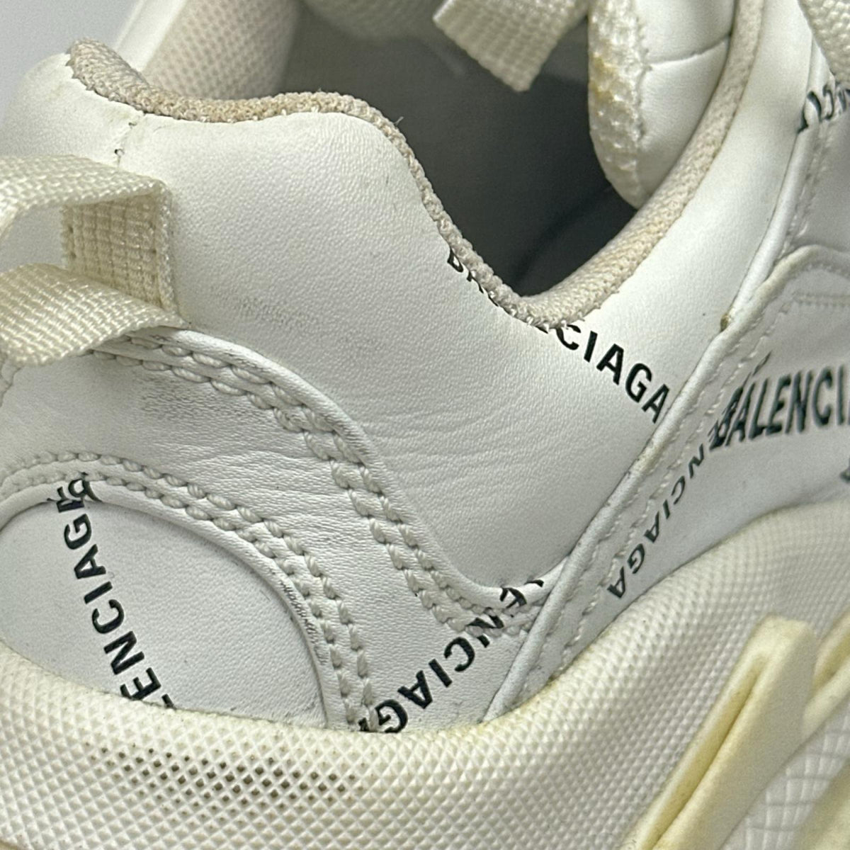 Triple S Allover ホワイト