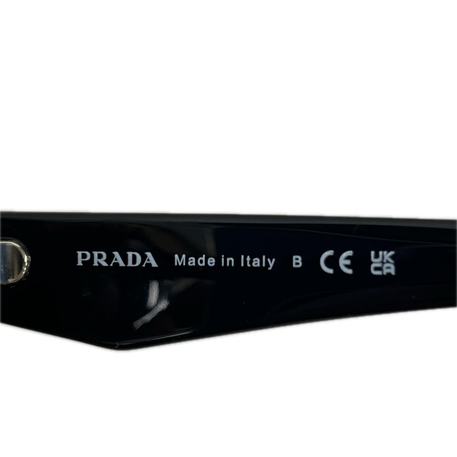 PRADA スクエアサングラス SPR B06-F
