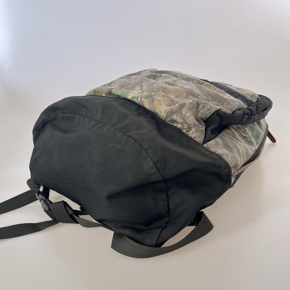 リュック・デイパック 00s ADVANTAGE TIMBER リアルツリーカモ USA製 銀タグ マルチカラー