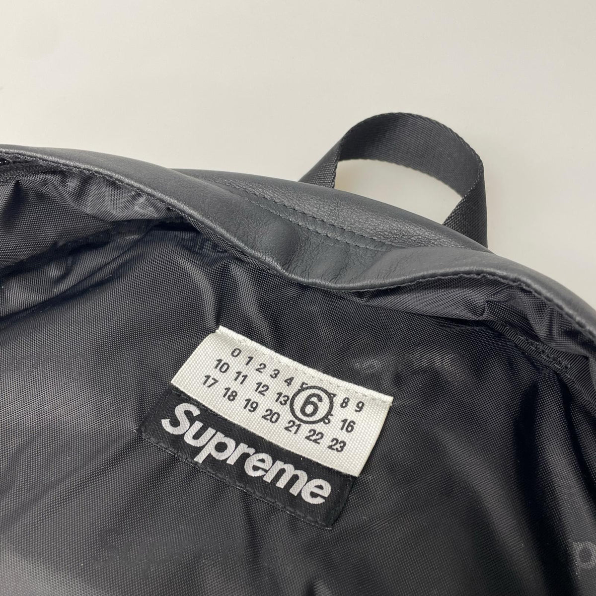 リュック・デイパック ×MM6 Eagle Leather Backpack ブラック