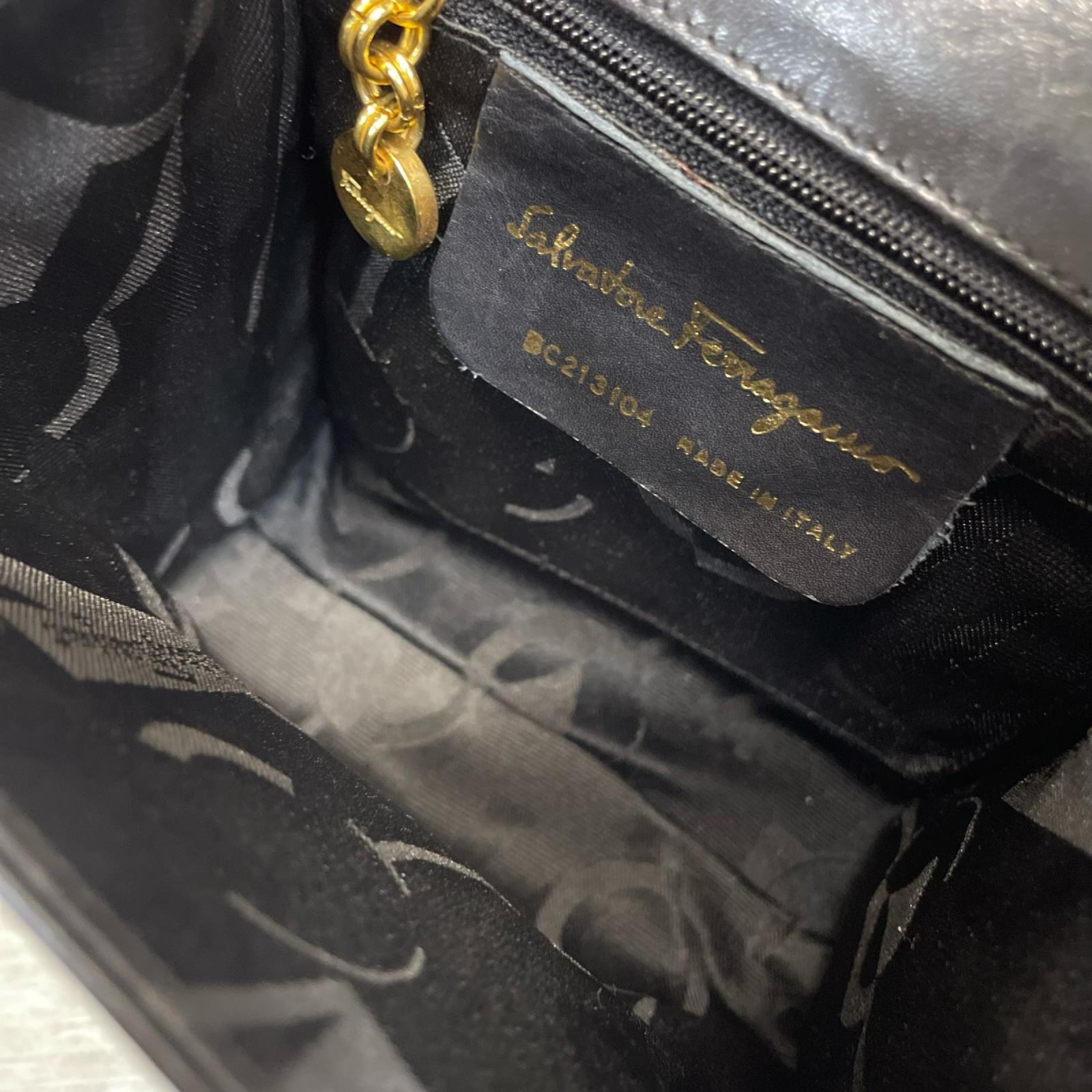 S.Ferragamo ヴァラリボン レザーハンドバッグ
