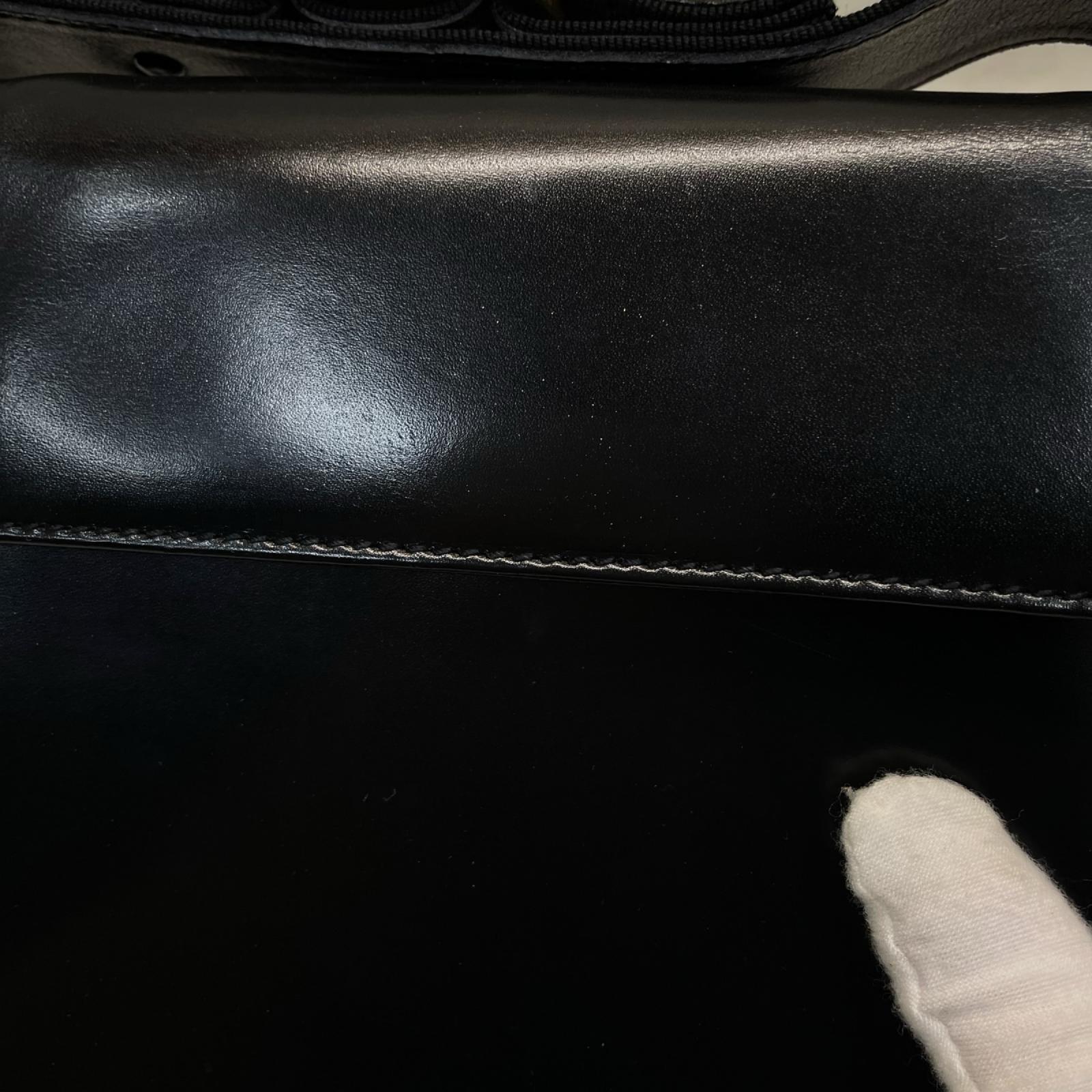S.Ferragamo ヴァラリボン レザーハンドバッグ