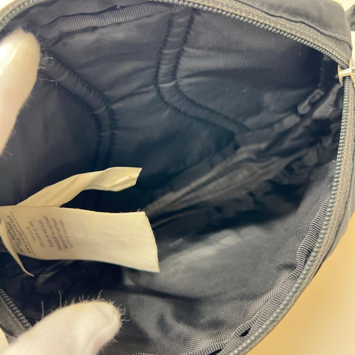 ボディバッグ patagoniaのテラヴィア ミニ ヒップパック 1L ブラック