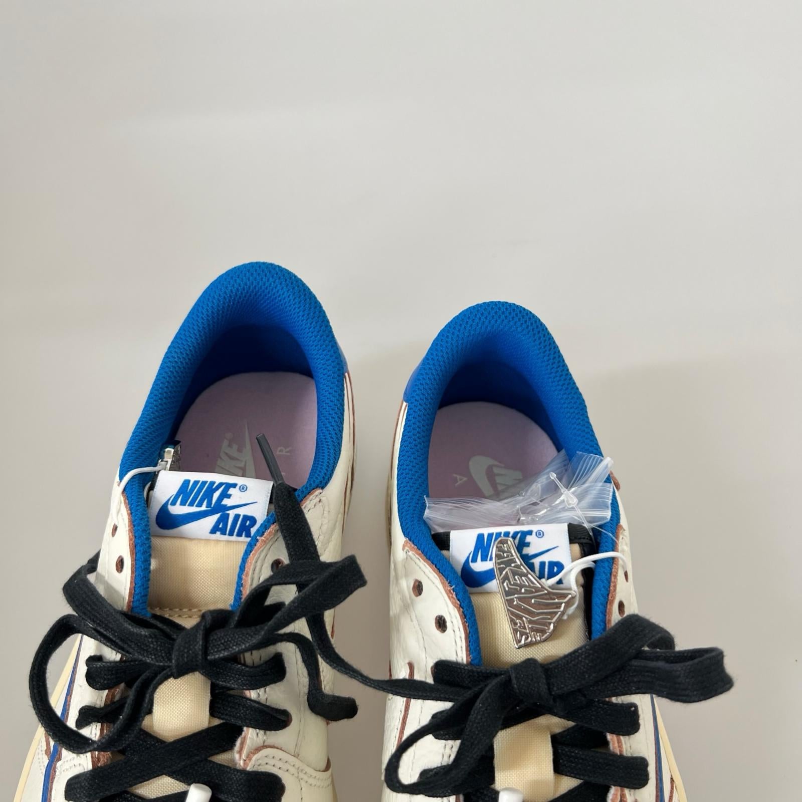 スニーカー NIKE×Travis×fragment AIR JORDAN 1 LOW DM7866-104 (26.5) 26.5cm (US8 1/2 UK8 EU43) ホワイト