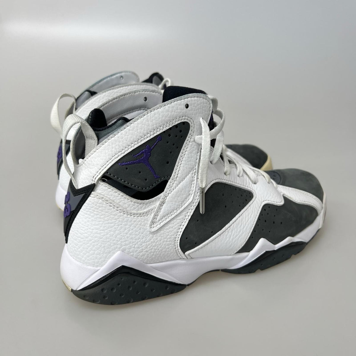 スニーカー AIR JORDAN 7 RETRO 白 (27.5) 27.5cm (US9 1/2 UK9 EU45)