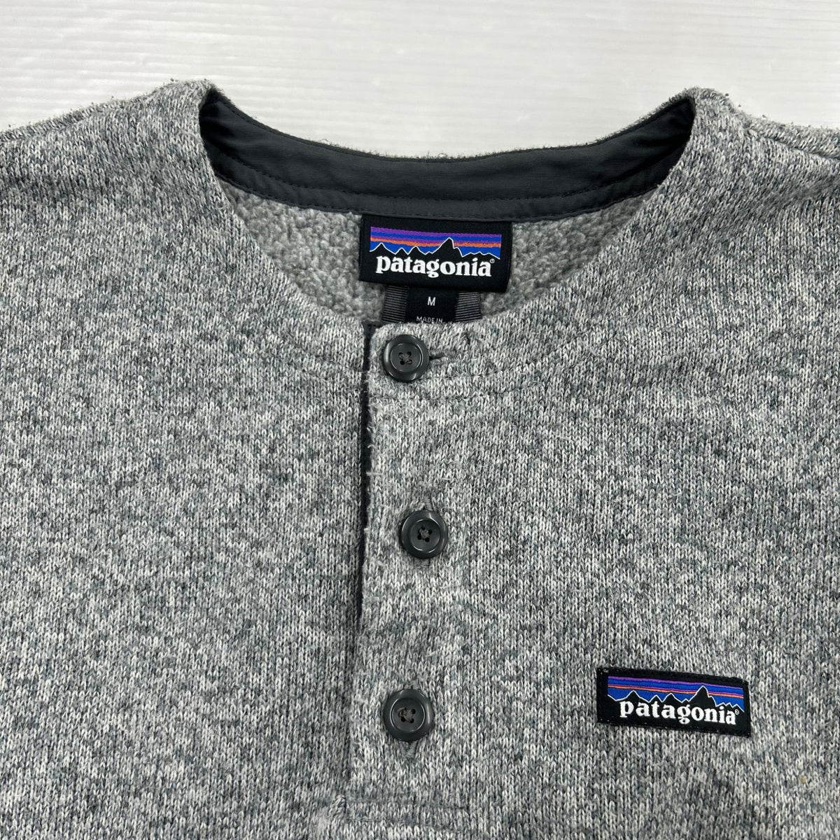 ニット BETTER SWEATER HENLEY PULLOVER/グレー M グレー
