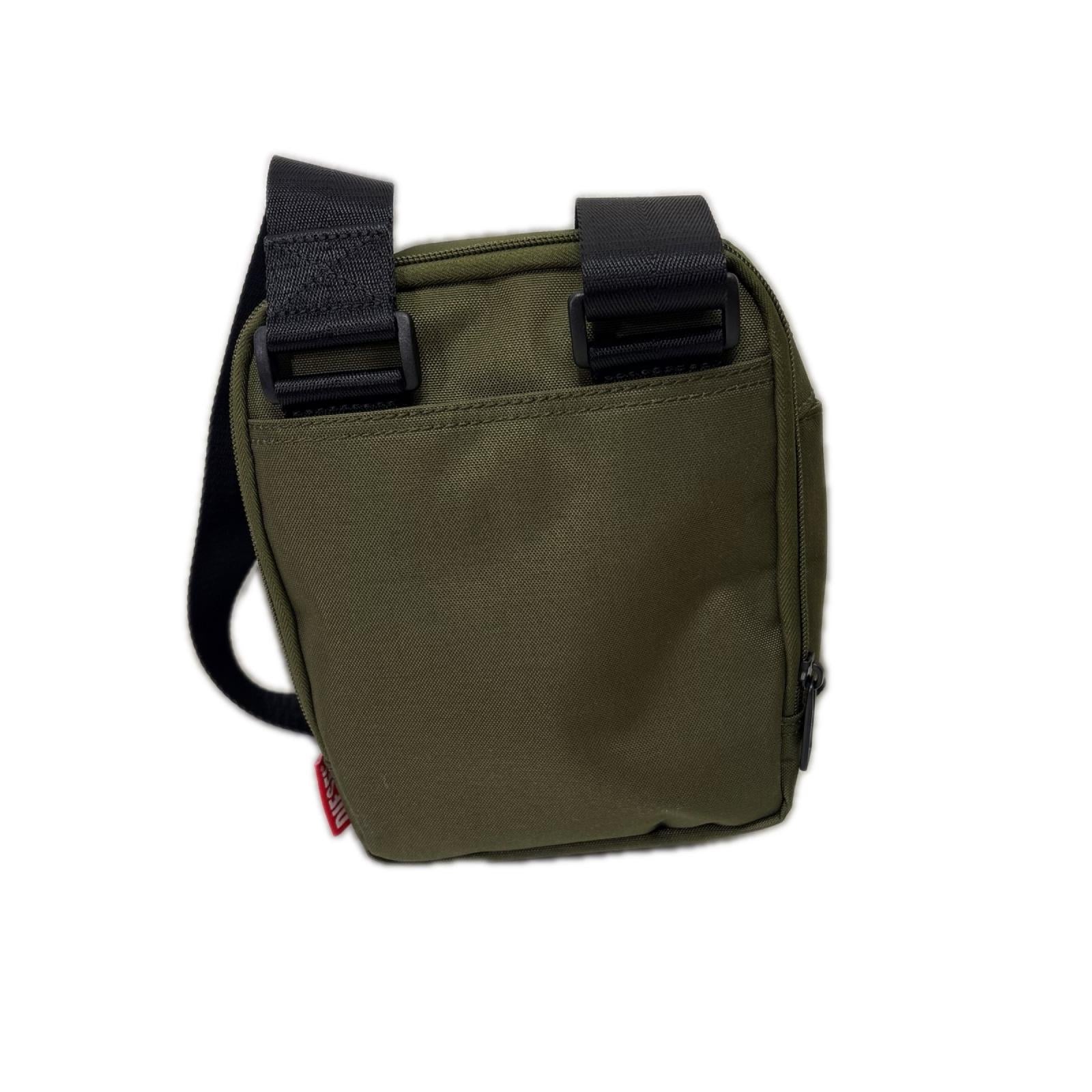 ショルダーバッグ D-Bsc CROSSBODY カーキ