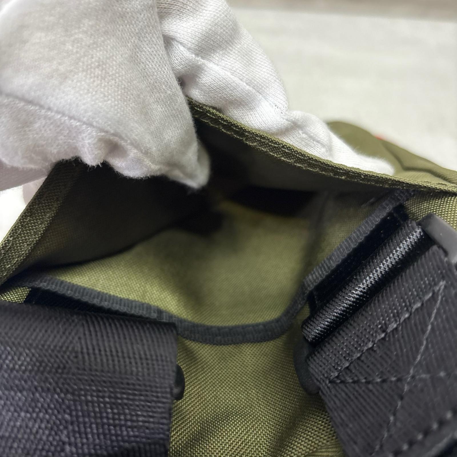 ショルダーバッグ D-Bsc CROSSBODY カーキ